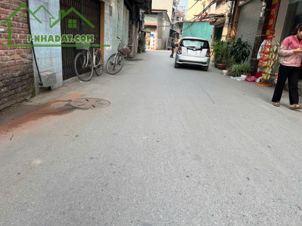 CHỦ CẮT MÁU CẦN BÁN GẤP LÔ ĐẤT   PHÙ KHÊ - TỪ SƠN BẮC NINH 

 Dt : 48 Mt : 5 m 
 Giá : - 1