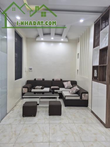 bán nhà 3 tầng Tô Hiệu, 44m2.mặt tiền 6,8m.full nội thất. Ngõ NÔNg.chỉ 2,58 tỷ