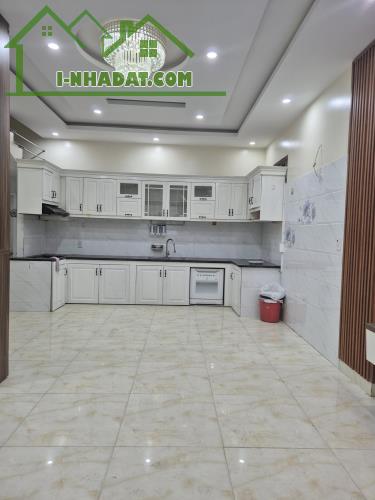bán nhà 3 tầng Tô Hiệu, 44m2.mặt tiền 6,8m.full nội thất. Ngõ NÔNg.chỉ 2,58 tỷ - 2
