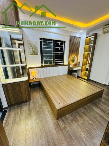 Bắc Linh Đàm - Hoàng Mai - Căn hộ CC 83m2 *3 ngủ tầng 8, căn góc thoáng view đẹp, Giá chỉ - 3