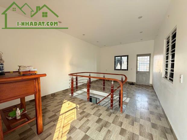 Bán nhà 3 tầng Phạm Hữu Điều,Lê Chân.39m2.mặt tiền 3,8m.Ngõ Nông.Nhà 2 mặt ngõ.Chỉ 2,2 tỷ - 3