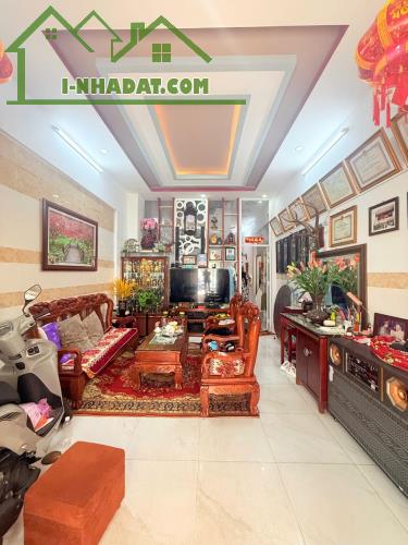 BÁN NHÀ MT Nguyễn Hữu Tiến, Tân Thạnh 4 tầng 68m2 (4x17). Nhà đẹp ở ngay. Giá chỉ 14,8 tỷ.