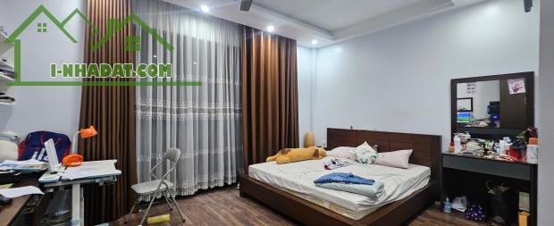Bán biệt thự liệt kề Green Park Vĩnh Hưng 72mx5t mặt tiền 5m ô tô dừng đỗ ngày đêm 18.8 tỷ