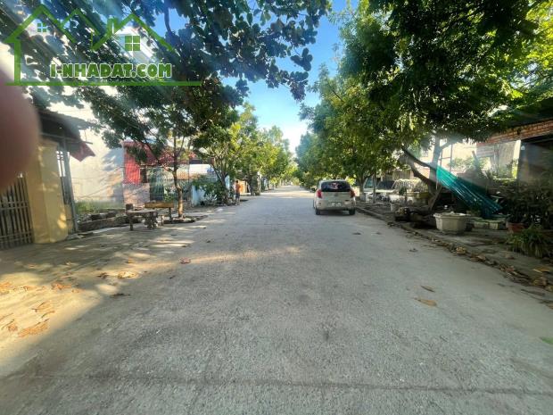 Bán Đất 109m² Bìa Làng Thuỵ Lâm – Đường Ô Tô Tránh, Tiện Ích Đầy Đủ, Giá Siêu Rẻ