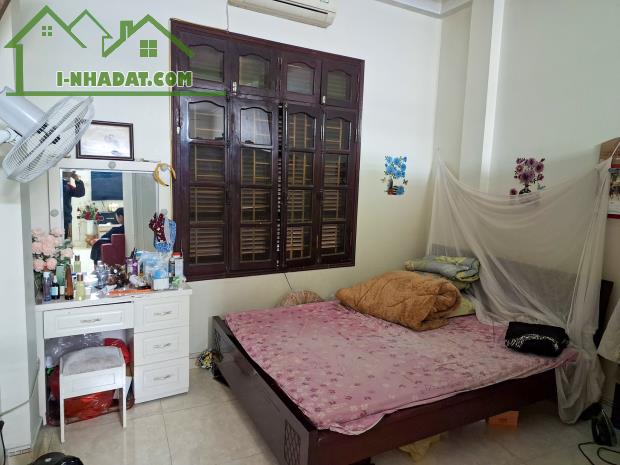 Phân lô Hoàng Cầu2 thoáng,Ô tô tránh,ngõ thông,51m 3 tầng 3.8m mặt, Giá 14.2tỷ 0796193699 - 2