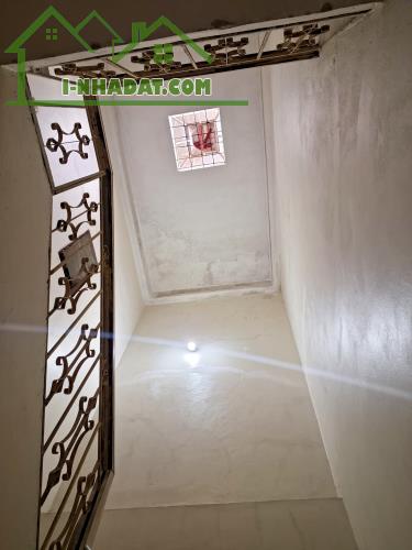 Phân lô Hoàng Cầu2 thoáng,Ô tô tránh,ngõ thông,51m 3 tầng 3.8m mặt, Giá 14.2tỷ 0796193699