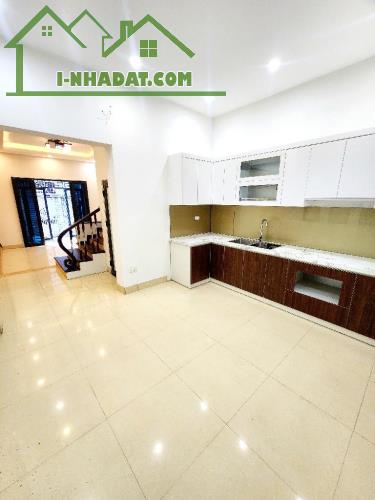 Bán nhà 50m2, 4 tầng phố Ngọc Trì, Long Biên - 3