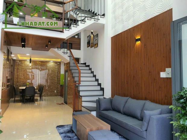 Nhà đẹp, Âu Cơ P10 Tân Bình, 50m2, 2 tầng hẻm 4m giá chỉ 5.2 tỷ