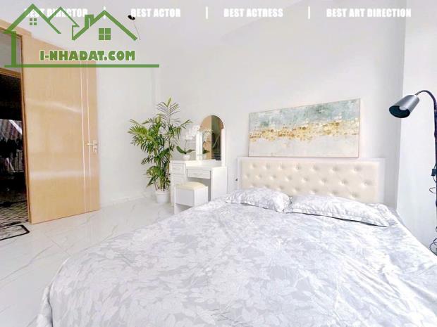 TOÀ CĂN HỘ DỊCH VỤ CẦU GIẤY MỚI TINH, THANG MÁY 50M2, 10.99 TỶ, GÀ ĐẺ TRỨNG VÀNG 660 TRIỆU - 1