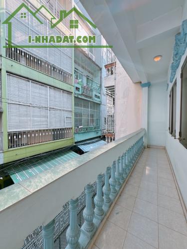 MẶT TIỀN HẺM XE HƠI Đ. HOÀNG DIỆU- NGANG LỚN. - 4