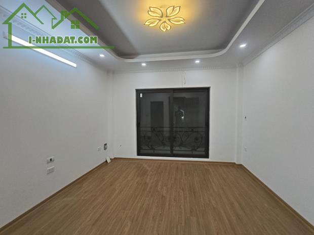 Chất lừ –Bán nhà 5 tầng mới coong  - Ngõ 318 Ngọc Trì  – Giá nhỉnh 5 tỷ - 4