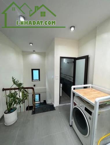 NHÀ CỰC MỚI BỒ ĐỀ GIẢM GIÁ HƠN 7 TỶ 31m x 6 tầng x mặt tiền 3.5m - 5