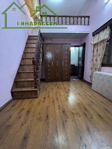 Cho thuê nhà ở hộ GĐ Nguyễn Công Trứ, Hai Bà Trưng 4 tầng x 25m2, 2 ngủ, 3 WC, 8 Triệu - 1