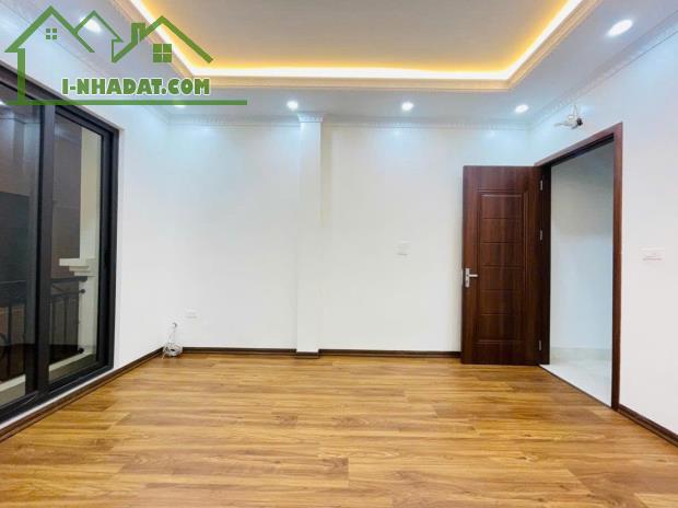 NHÀ 48,5M2*5T GIÁP BÁT, GẦN MẶT PHỐ, SÁT BÃI GỬI Ô TÔ, 2 THOÁNG - 2