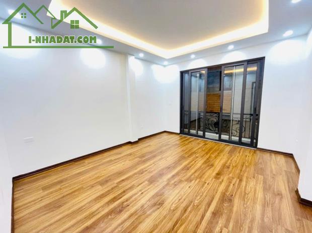 NHÀ 48,5M2*5T GIÁP BÁT, GẦN MẶT PHỐ, SÁT BÃI GỬI Ô TÔ, 2 THOÁNG - 1
