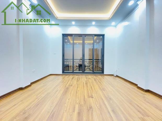 NHÀ 48,5M2*5T GIÁP BÁT, GẦN MẶT PHỐ, SÁT BÃI GỬI Ô TÔ, 2 THOÁNG