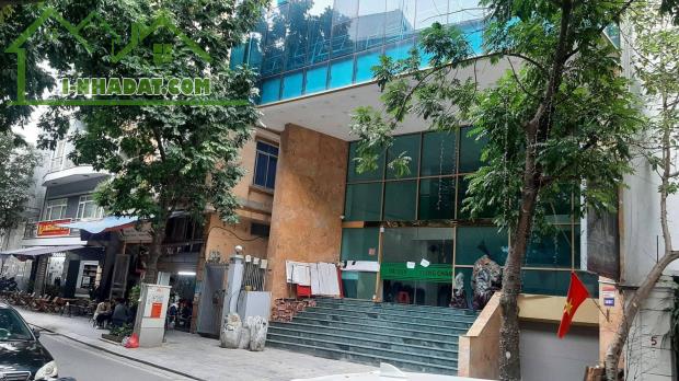 Bán nhà phố Lạc Long Quân, Tây Hồ diện tích 230m2 8 Tầng, mặt tiền 11m, 1 sổ 1 chủ, 96 tỷ