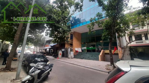 Bán nhà phố Lạc Long Quân, Tây Hồ diện tích 230m2 8 Tầng, mặt tiền 11m, 1 sổ 1 chủ, 96 tỷ - 1