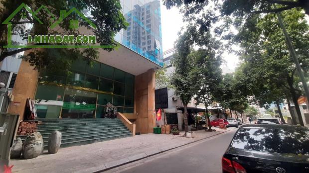 Bán nhà phố Lạc Long Quân, Tây Hồ diện tích 230m2 8 Tầng, mặt tiền 11m, 1 sổ 1 chủ, 96 tỷ - 2