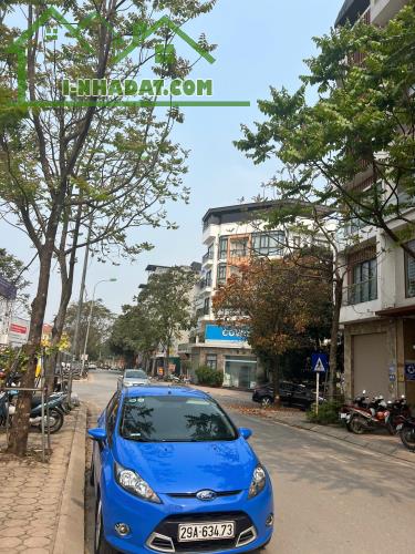 CHO THUÊ MẶT PHỐ VIỆT HƯNG, LONG BIÊN, KINH DOANH Ô TÔ TRÁNH 75M, 5T, 30 TRIỆU