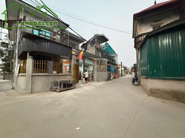 lô góc130m full đất ở thị trấn xuân mai giá chỉ nhỉnh 30tr đường 2 ô tô tránh nhau - 2