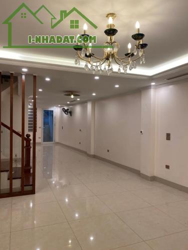Mặt phố Nhật Chiêu - Tây Hồ, 110m2, 5 tầng, 1 hầm, mặt tiền 6,6m, chào bán 666tr/m2 - 3