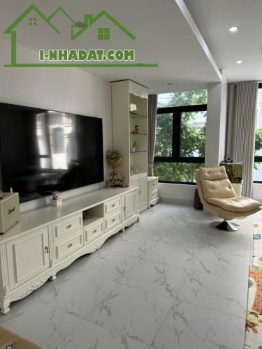 Bán nhà Hoàng Đạo Thành, đẹp và hiếm, 75m2 x4, giá 13,9 tỷ - 1