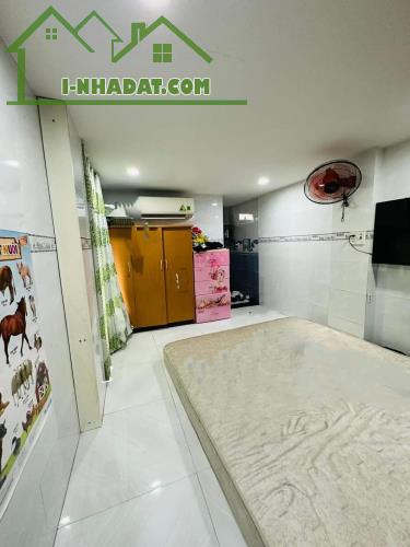 Ngộp Lạc Long Quân - 4x11m- HXH thông 2 tầng Khu Bầu Cát - 2