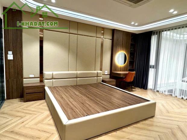 TUYỆT TÁC HẠNG SANG 5* NGUYỄN VĂN CỪ 105M, 7T, MT6M, LÔ GÓC, THANG MÁY, BỂ BƠI VÔ CỰC. - 2