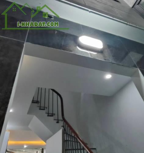 Bán nhà đẹp Hai Bà Trưng, 22m2, 4 tầng, mặt phố, nhỉnh 4 tỷ