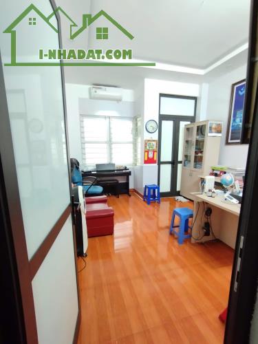 Bán nhà mặt phố Yên Lạc, Hai Bà Trưng 51m, 3 tầng, mt 4.8m. Giá: 16.2 tỷ. LH: 0937158386 - 1