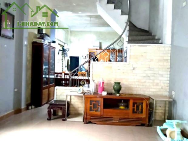 Nhà dân xây chắc chắn ở sướng lắm ý ạ - 1