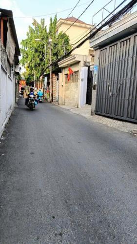 NHÀ 218M2, NGANG 7M, NGAY TÔ NGỌC VÂN, P TAM BÌNH THỦ ĐỨC GIÁ 9,5 TỶ, HẺM XE TẢI
