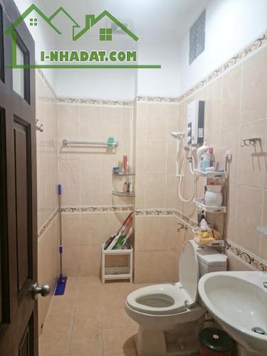 Bán nhà đẹp lung linh ở ngay Dương Bá Trạc, xe hơi ngủ nhà, 72m2, 2 mặt tiền, SHR, - 2