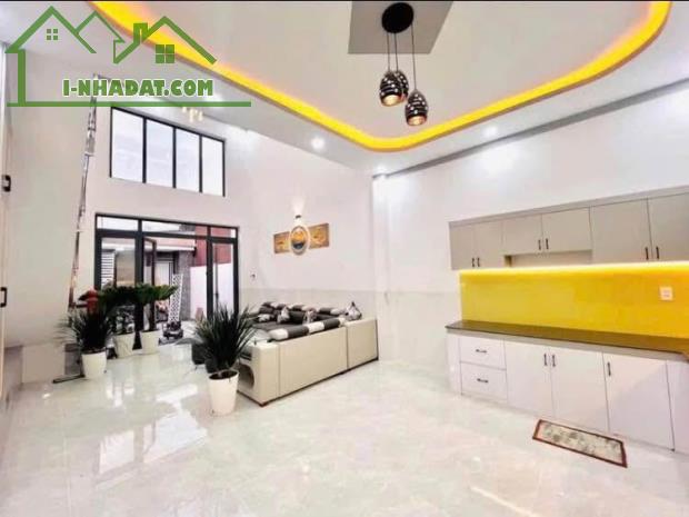CẦN BÁN GẤP NHÀ 1 TRỆT 1 LỬNG, 2PN, 2TOILET,SỔ HỒNG RIÊNG,GIÁ 1TY450,TL. - 1