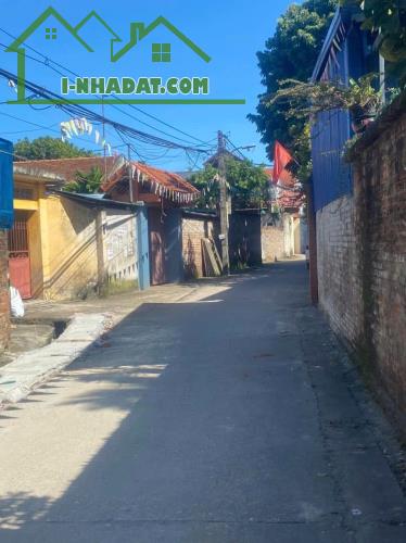 bán lô góc 126m đông sơn- 250m ra ql6- ngã 3 gốt giá chỉ hơn 20tr/m - 1