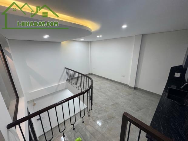 Kính koong - Ngõ Thông -  ô tô đỗ cổng. Phố Ngọc trì, Thạch bàn. Diện tích 31m2 giá 5,x tỷ - 1