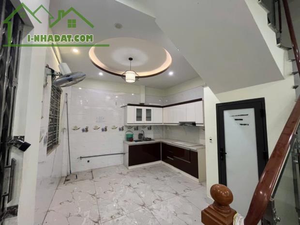 Bán gấp nhà tđc chợ hoa quả , Sở Dầu, Hồng bàng, Hp. 3,98 tỷ, 40m2,4 tầng.