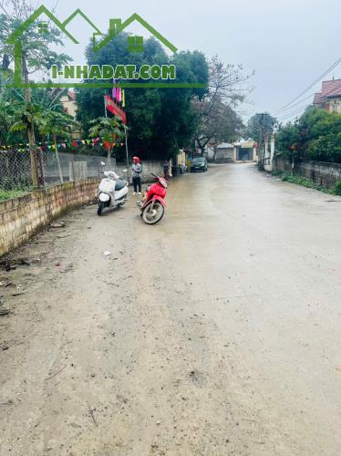 Cần bán gấp 1.7 tỷ TRỤC CHÍNH LIÊN XÃ 191m2 Đồn Vận liên Sơn HB - 1