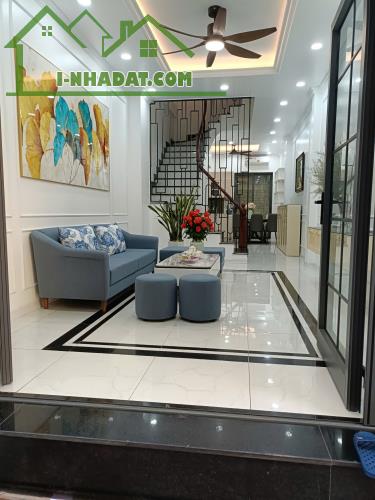 Nhà Ngọc Lâm 46m2x5T, ô tô tránh, kinh doanh, gần trường TH Ái Mộ, 12.9 tỷ 0976285499 - 1
