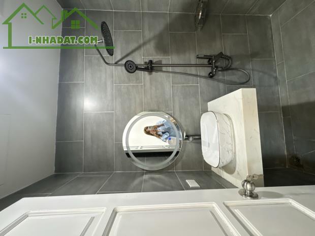 Bán nhà Hồng TIến-Long Biên,Lô GÓc,full nội thất, DT 59m2 ,MT 8,5m, GIá 11,8 tỷ