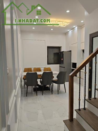 Bán nhà mới  Nhuệ Giang, thang máy,  phân lô, ô tô ,2 thoáng full nội thất - 2