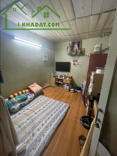 Sát vách quận 3 - gần Lê Văn Sỹ 37m2 3 căn ra hẻm xe hơi Chỉ 4,2 tỷ TL