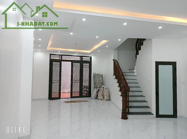 NHÀ PHỐ CAO CẤP 8 PHÒNG KHÉP KÍN  – VỊ TRÍ ĐẮC ĐỊA