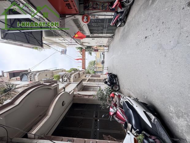 BÁN NHÀ PHỐ BÀ TRIỆU HÀ ĐÔNG_NHÀ DÂN XÂY_NGÕ RỘNG ÔTÔ_SÁT MẶT PHỐ_KINH DOANH_GIÁ:11,8 TỶ