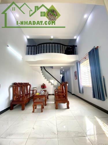 NHÀ 2 TẦNG ĐÚC MẶT TIỀN PHẠM THỊ GIÂY VÀI BƯỚC CHÂN - HẺM XE TẢI QUAY ĐẦU - GIÁP QUẬN 12