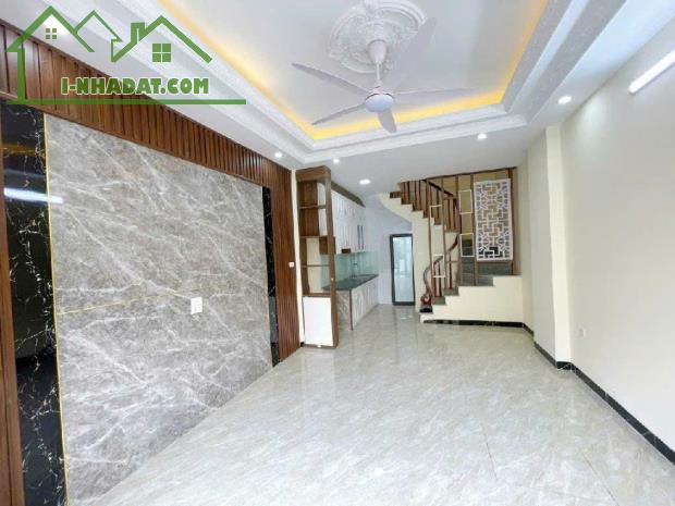 BÁN NHÀ PHÂN LÔ NGUYỄN KHOÁI, 33M GIÁ 4.4 TỶ , XÂY 5 TẦNG, MỚI TINH, SỔ ĐỎ CHÍNH CHỦ - 2