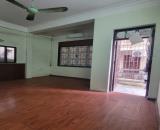Bán nhà cũ Lạc Long Quân: ngõ thông, mặt tiền rộng, giá rẻ nhất thị trường