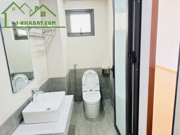 HIẾM! Nhà 5 tầng mới koong Giang Biên, lô góc, nội thất, ô tô đỗ cổng, 30m, giá 5 tỷ xíu - 4