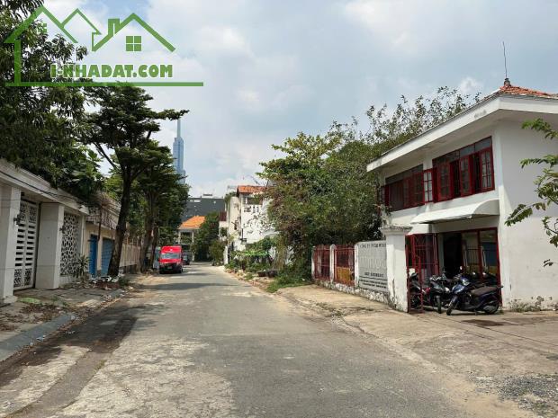 Cơ Hội Vàng Sở Hữu Biệt Thự Sân Vườn Siêu Rộng Tại Thảo Điền –Q2 ,  Giá Tốt Khó Tin!

-